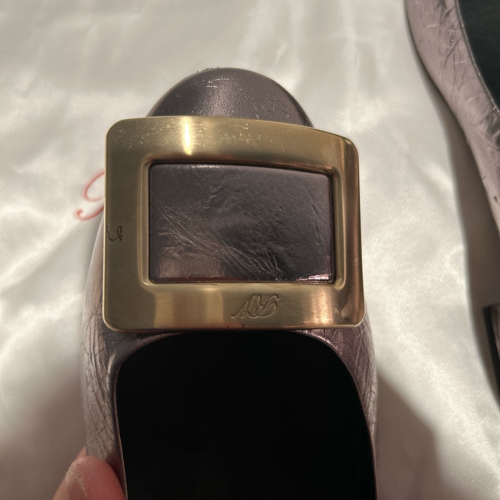 NEW Roger Vivier Buckle Pumps (size 38) - Picture 8 of 10